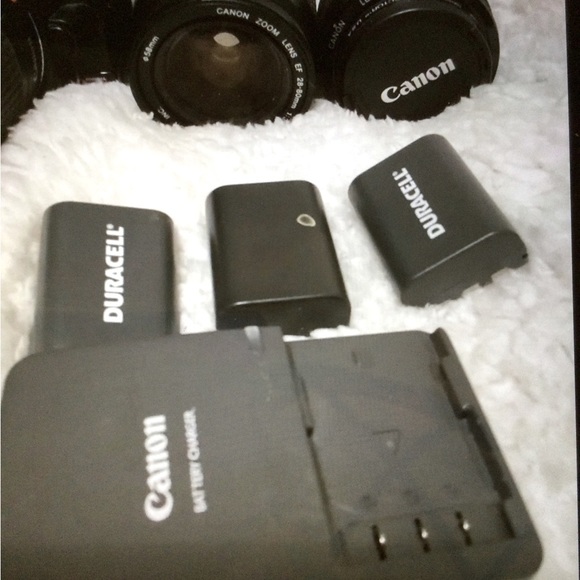 Canon Rebel with two zoom lenses and a wide-angle lens. - Picture 2 of 12